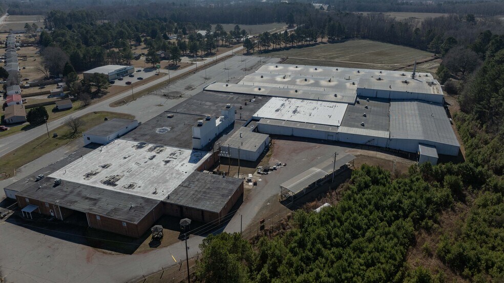 More Photos Of 600 S Parker St, Elm City Manufacturing For Lease