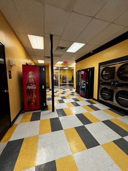 More Photos Of 111 E University Dr, Denton Unknown For Lease