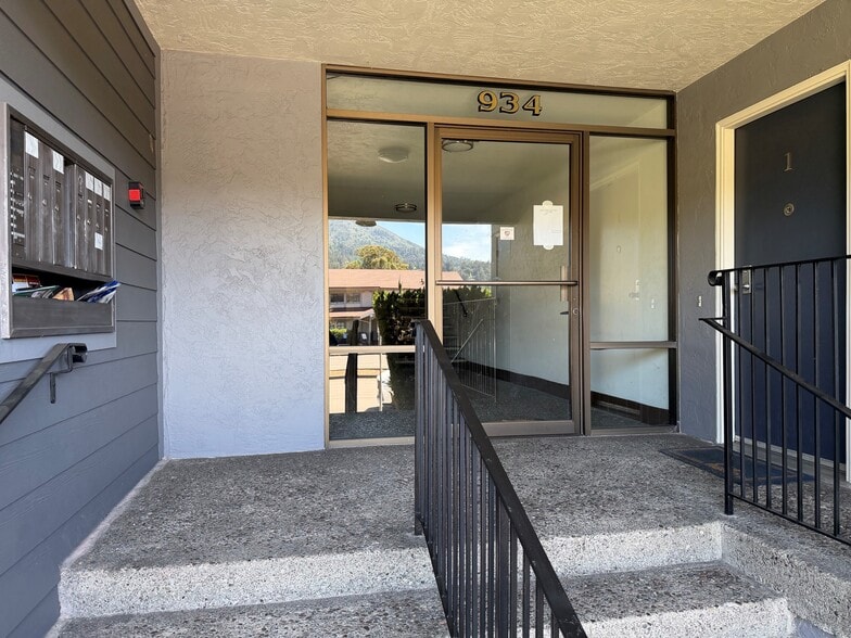 More Photos Of 934 Sir Francis Drake Blvd, Greenbrae Apartments For Sale