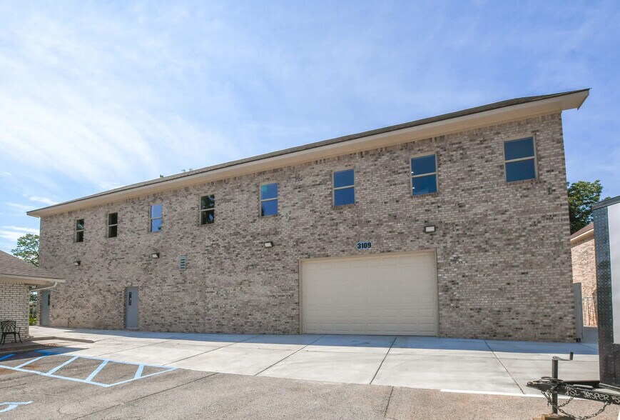 Primary Photo Of 3105 9th Ave SW, Huntsville Flex For Lease