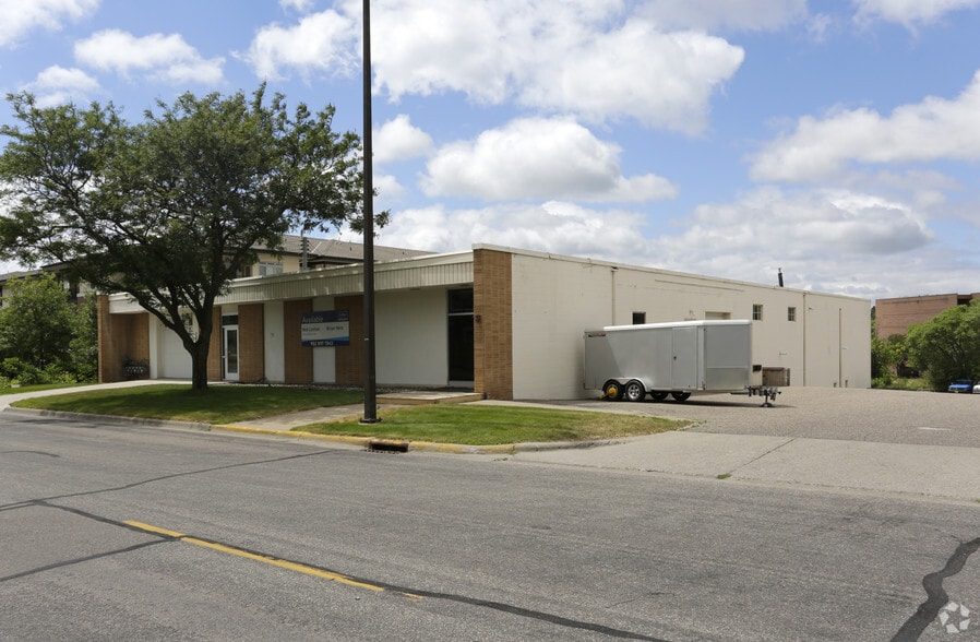 More Photos Of 3260 Gorham Ave, Saint Louis Park Warehouse For Sale
