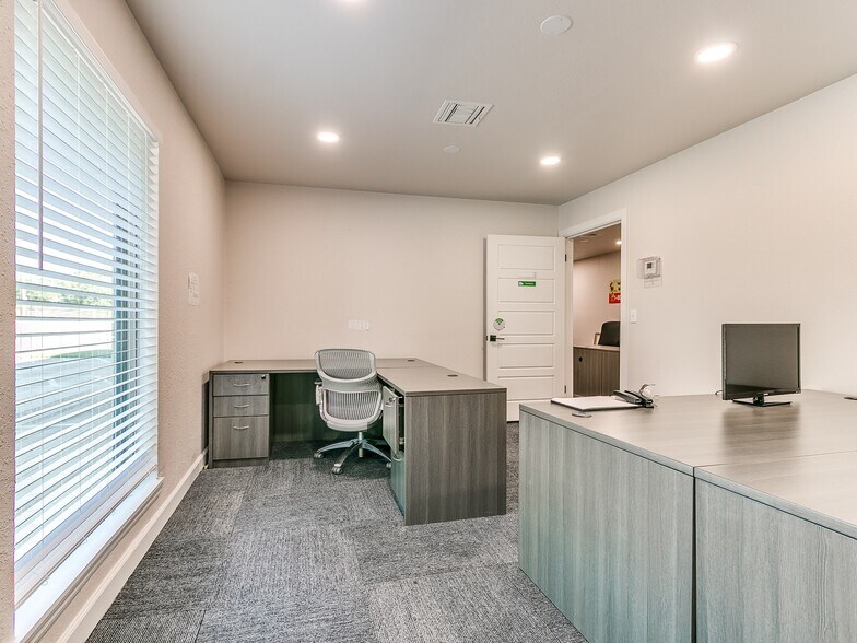 More Photos Of 2520 W I 44 Service Rd, Oklahoma City Coworking Space