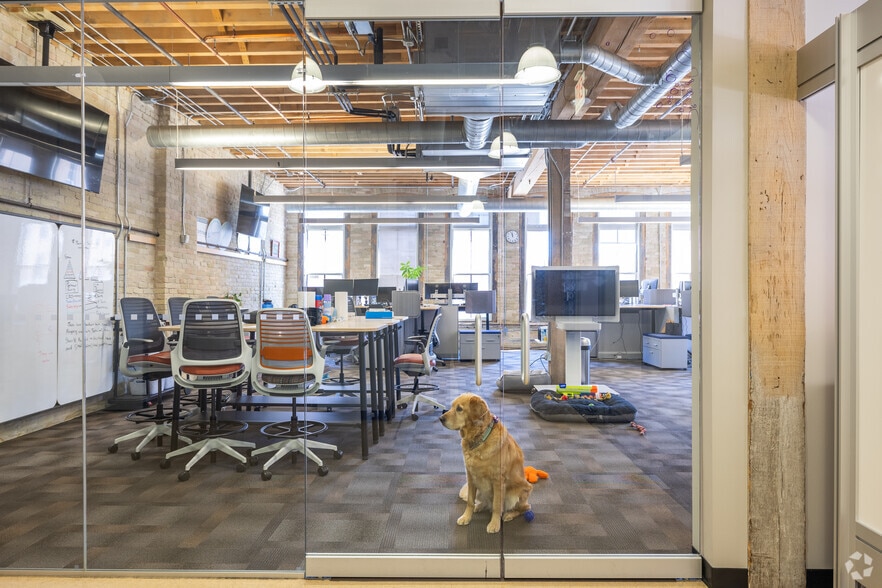 More Photos Of 301-315 N Broadway, Milwaukee Office For Lease