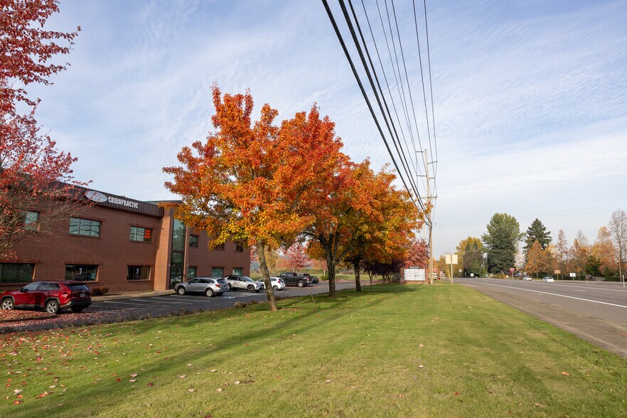 More Photos Of 20055 SW Pacific Hwy, Sherwood Office For Lease
