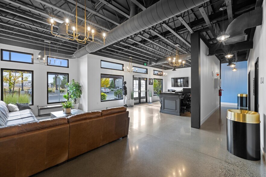 More Photos Of 5715 Bedford St, Pasco Office For Lease