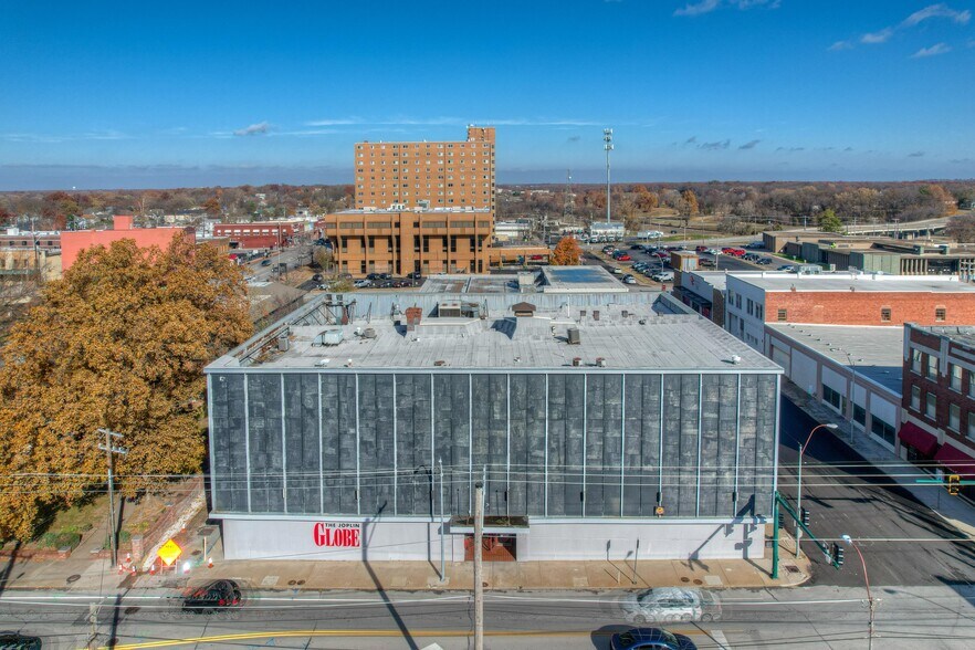 More Photos Of 117 E 4th St, Joplin Office For Sale