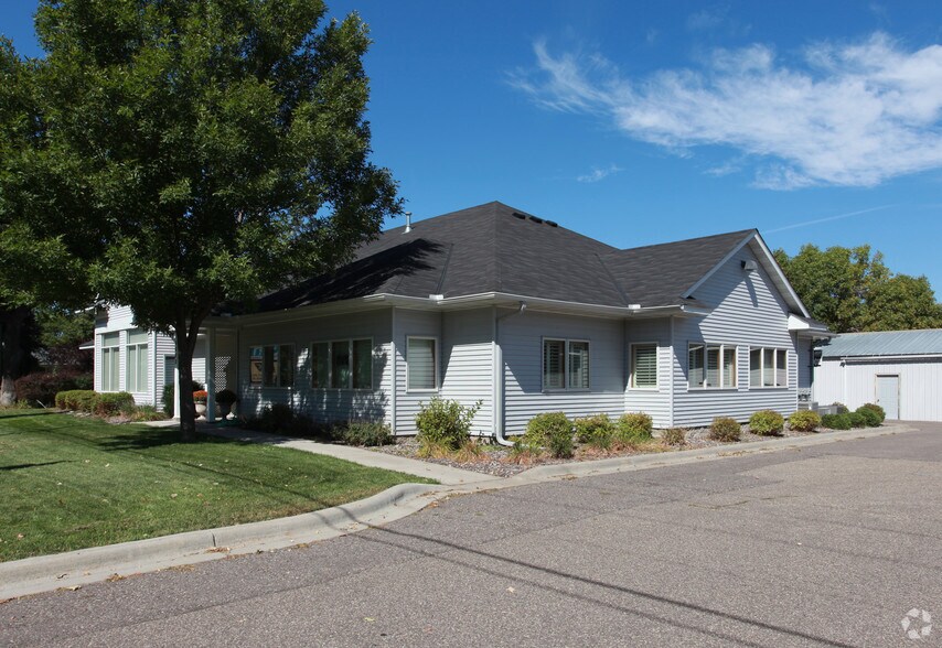 Primary Photo Of 10900 N Noble Ave, Champlin Flex For Lease