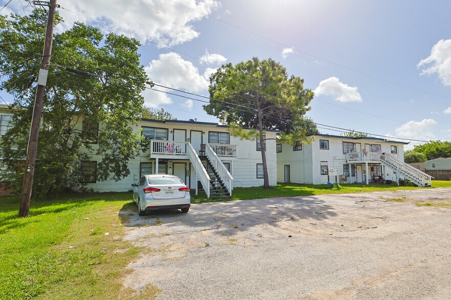More Photos Of 2312-2315 Avenue B, Dickinson, TX 77539 Ave, Dickinson Apartments For Sale