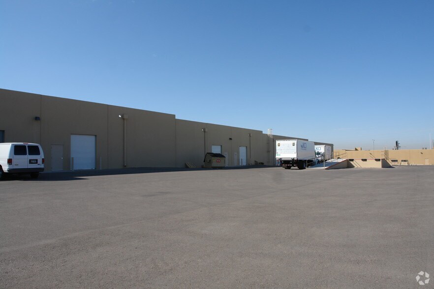 More Photos Of 1111 Barranca Dr, El Paso Warehouse For Lease