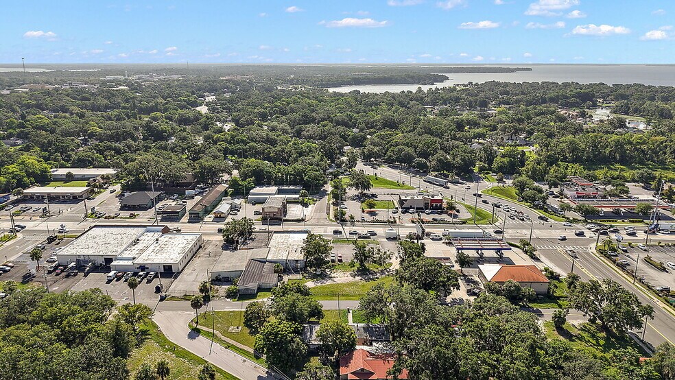 More Photos Of 727 S 14th St, Leesburg Office For Sale