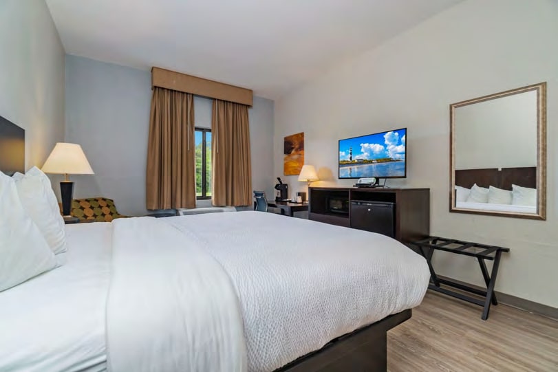 More Photos Of 801 Cedar Point Blvd, Cedar Point Hotel For Sale