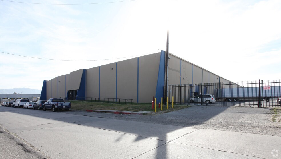 More Photos Of 12224 Montague St, Pacoima Distribution For Lease