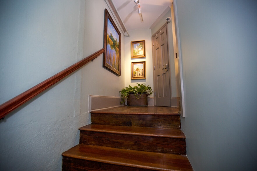 More Photos Of 96 N Market St, Charleston Storefront Retail Residential For Sale