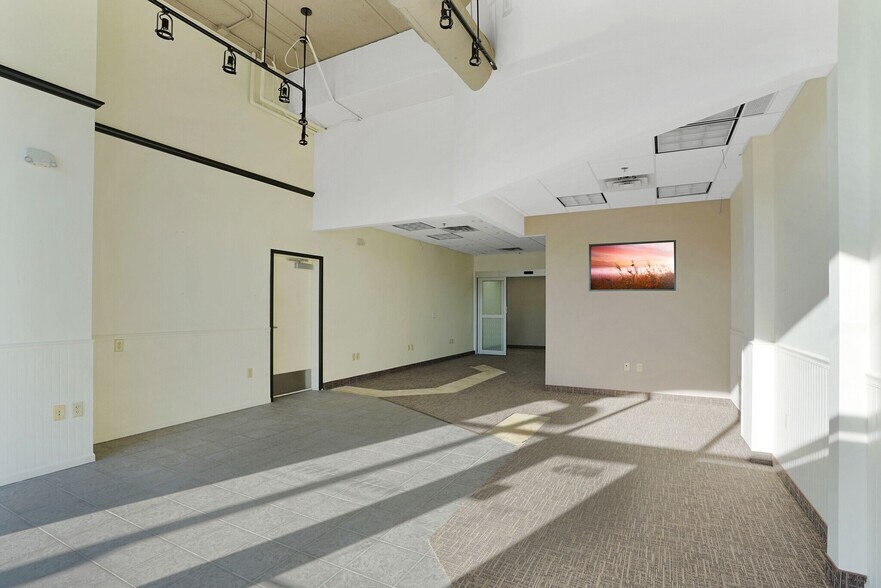 More Photos Of 3820 Grand Way, Saint Louis Park Apartments For Lease