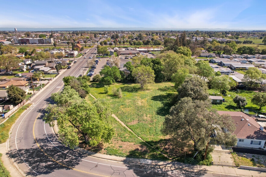 More Photos Of 114 F St, Galt Land For Sale