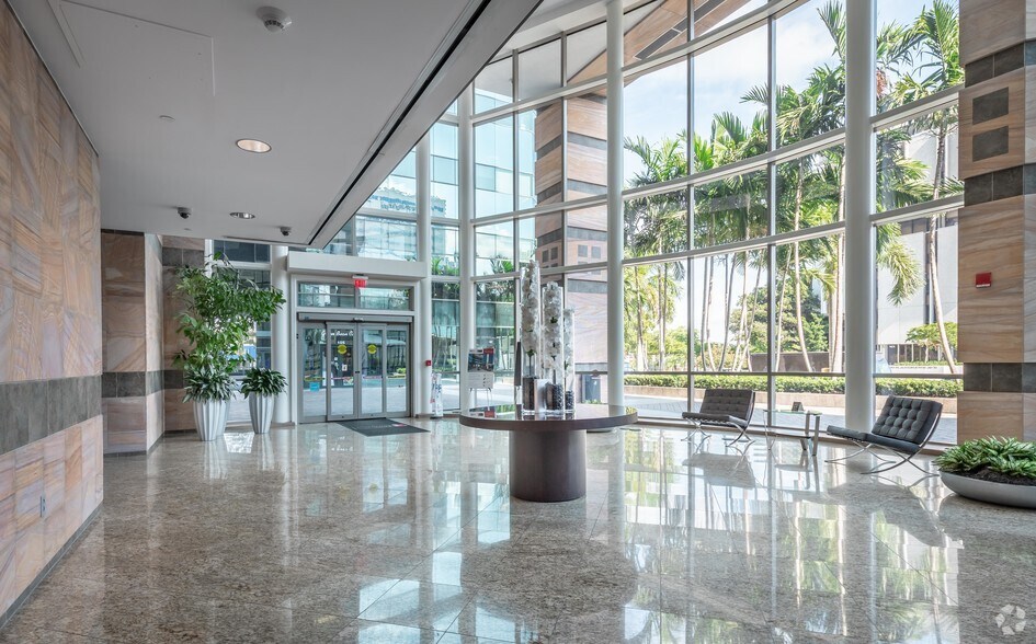 More Photos Of 1 E Broward Blvd, Fort Lauderdale Office Residential For Lease