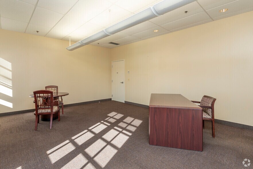 More Photos Of 920 Ridgebrook Rd, Sparks Office For Sale
