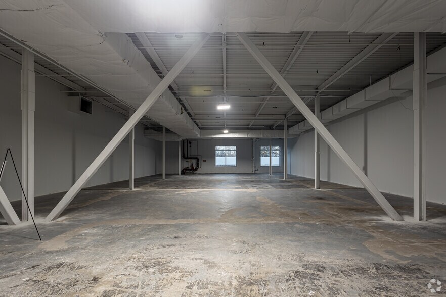 More Photos Of 75 Sylvan St, Danvers Unknown For Lease