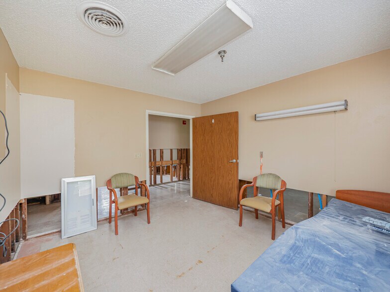 More Photos Of 700 Dyer St, Rockdale Healthcare For Sale