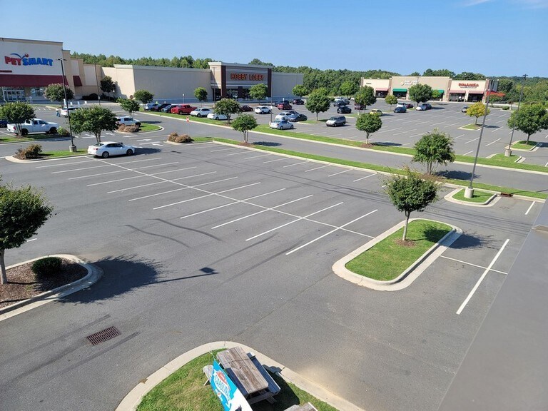 More Photos Of 730 Leonard, Albemarle Unknown For Lease