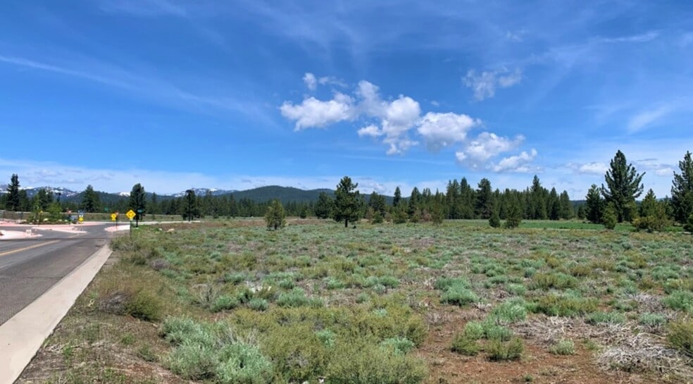 More Photos Of 10110 Soaring Way, Truckee Land For Sale