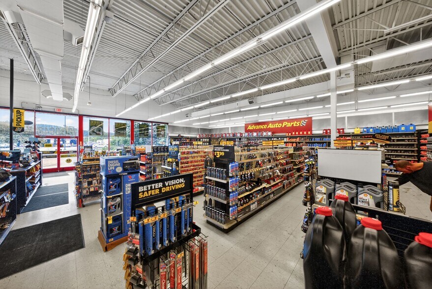 More Photos Of 75 Robinson St, Binghamton Auto Repair For Sale