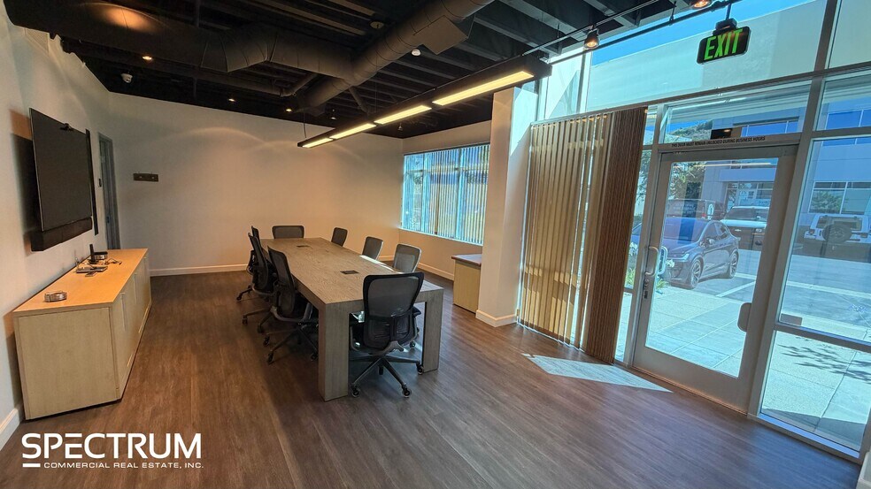 More Photos Of 28486 Constellation Rd, Valencia Warehouse For Lease