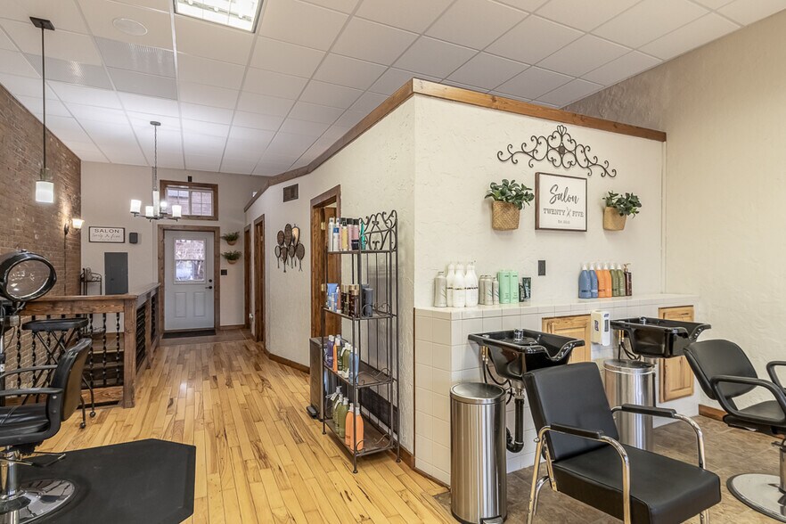 More Photos Of 25 S Park Ave, Le Center General Retail For Sale