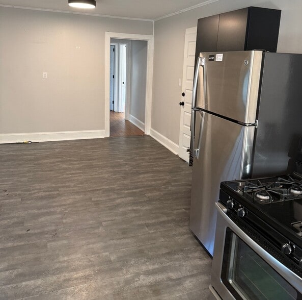 More Photos Of 202 W Chatham St, Apex Office For Sale