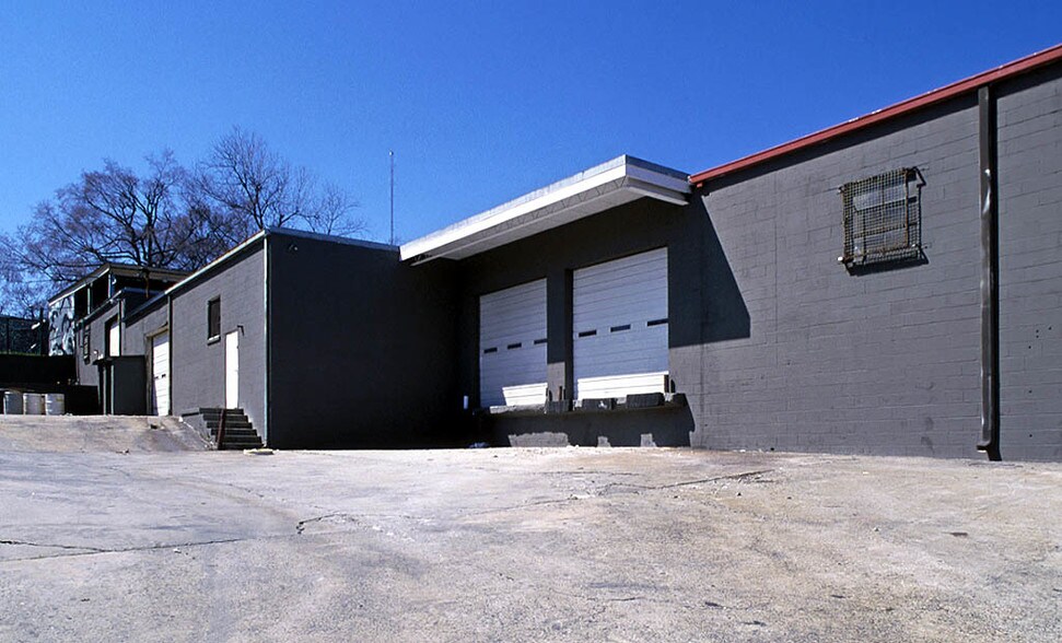 More Photos Of 686-690 11th St NW, Atlanta Warehouse For Lease