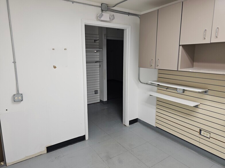 More Photos Of 402 W Boughton Rd, Bolingbrook Medical For Lease