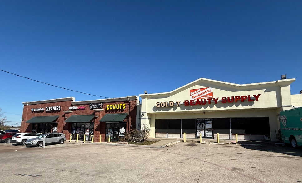Primary Photo Of 4344 S Hampton Rd, Dallas General Retail For Lease