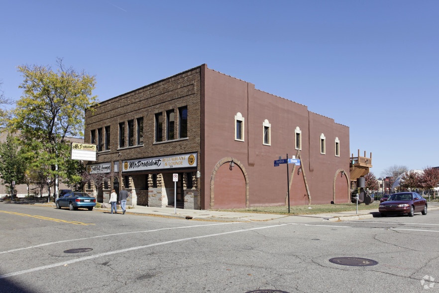 Primary Photo Of 304-308 N Burdick St, Kalamazoo Bar For Sale