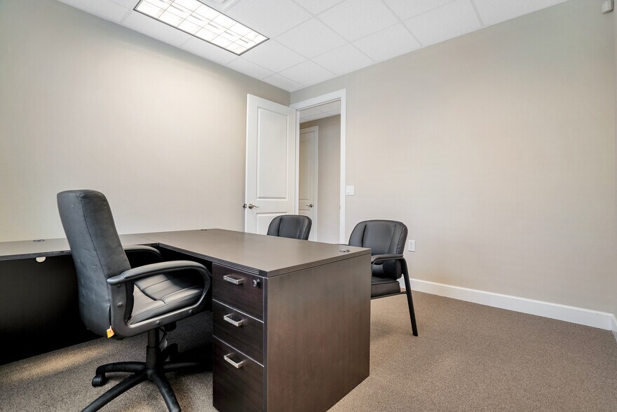 More Photos Of 2219 Sawdust Rd, The Woodlands Medical For Sale