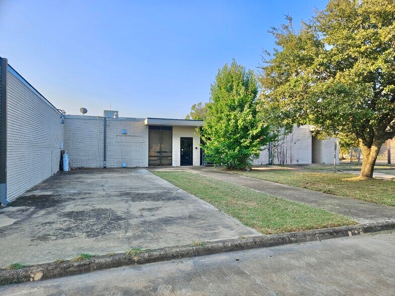 More Photos Of 525 W Pleasant Run Rd, Lancaster Medical For Sale