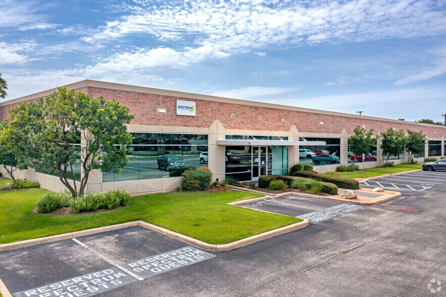 More Photos Of 17319 San Pedro Ave, San Antonio Unknown For Lease