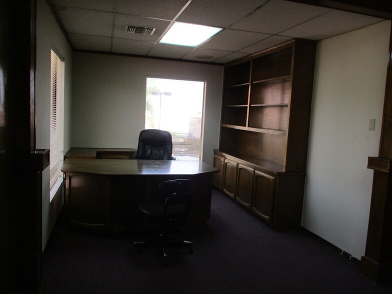 More Photos Of 1304 W Beverly Blvd, Montebello Office For Lease