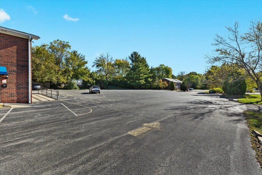 More Photos Of 617 Mulberry St, Elizabethtown Office For Sale