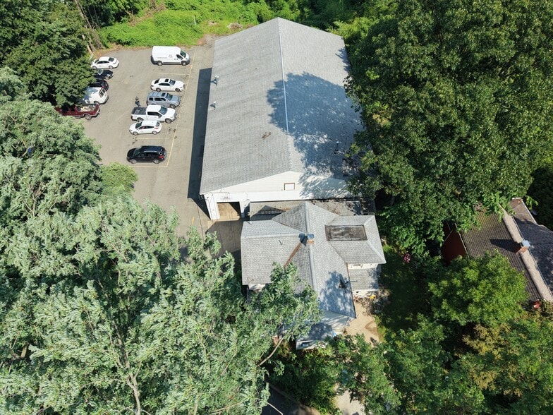 More Photos Of 23 Malcolm St, Morristown Industrial For Sale