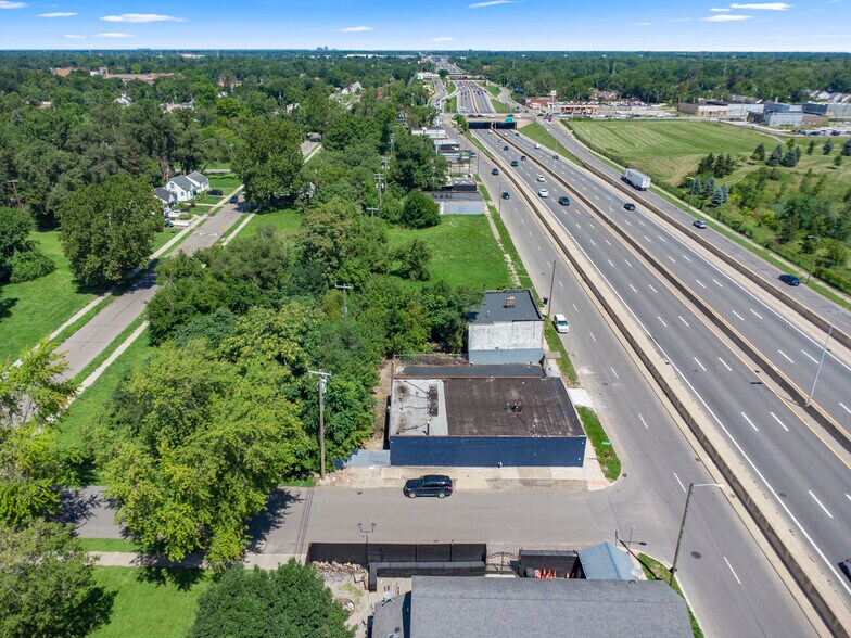 More Photos Of 8411 Southfield Fwy, Detroit Auto Dealership For Sale