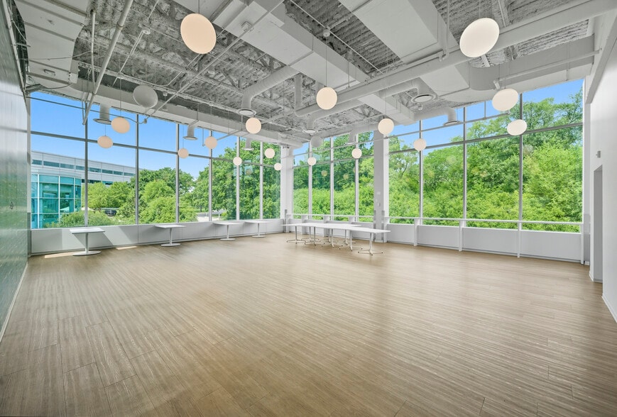 More Photos Of 1950 Innovation Way, Libertyville Unknown For Lease