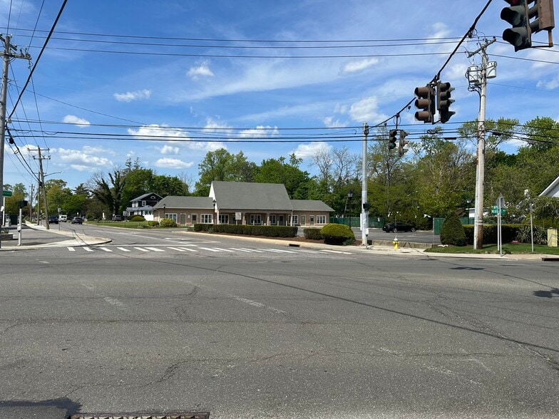 More Photos Of 320 Merrick Rd, Amityville Freestanding For Sale