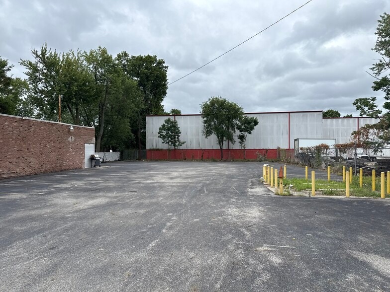 More Photos Of 3875-3883 E Livingston Ave, Columbus Warehouse For Lease