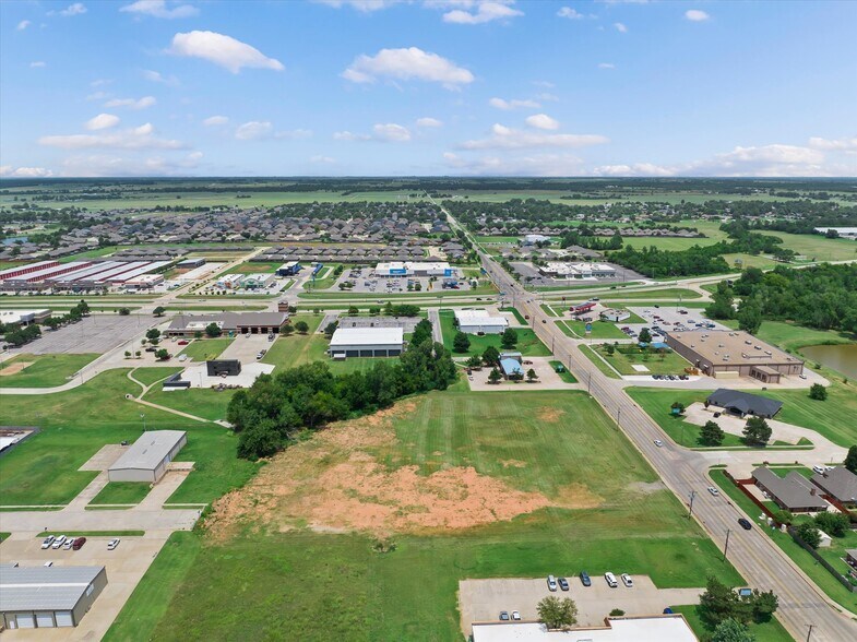 More Photos Of 301 S Yukon Pky, Yukon Land For Sale