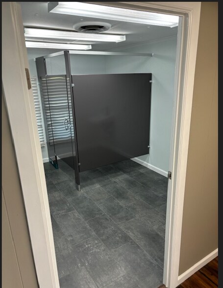 More Photos Of 4877 N Graytown Rd, Converse Warehouse For Lease