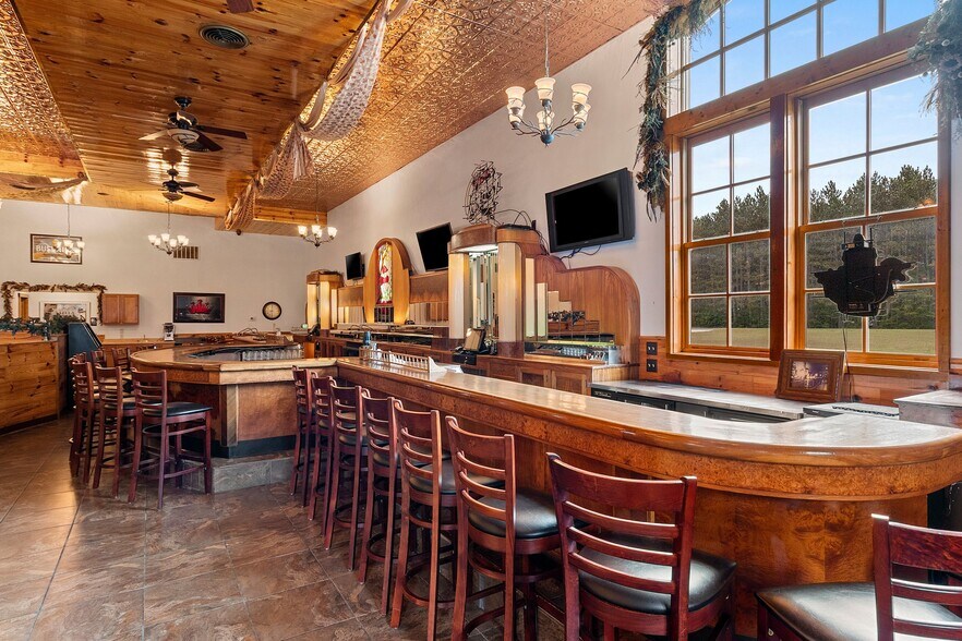 More Photos Of W10508 Kottke Rd, Crivitz Restaurant For Sale