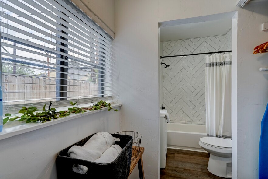 More Photos Of 215 E Willis St, Prescott Apartments For Sale