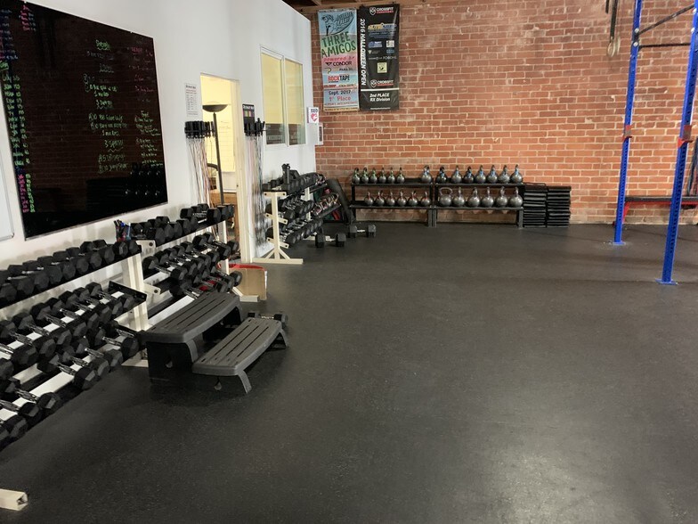 More Photos Of 5119 W Sunset Blvd, Los Angeles General Retail For Lease
