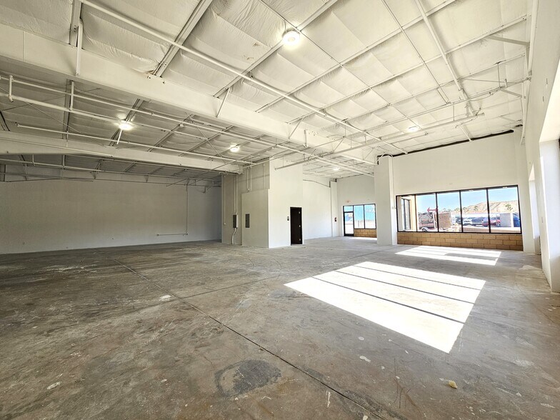 More Photos Of 2921 Friendly Pl, Bullhead City Light Distribution For Lease