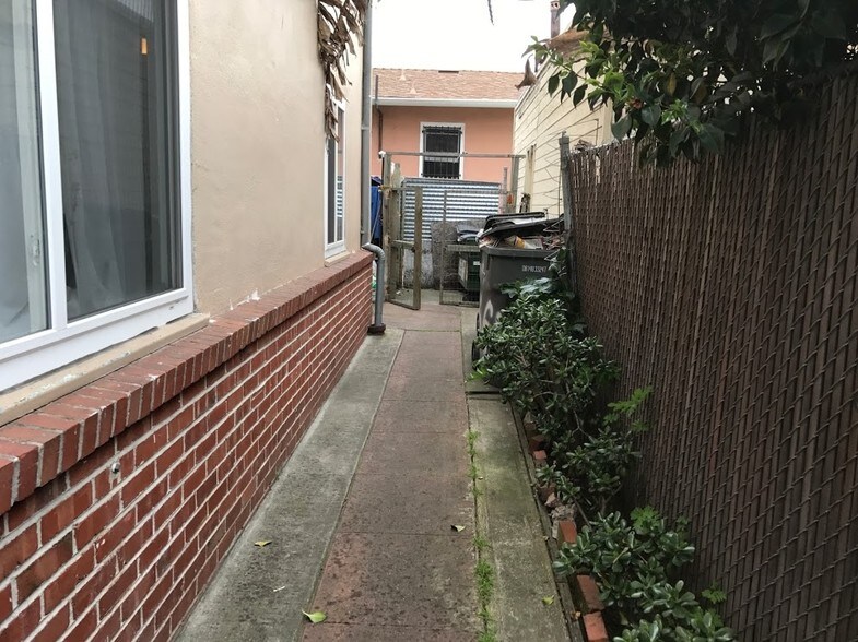More Photos Of 1661 Fruitvale Ave, Oakland Apartments For Sale